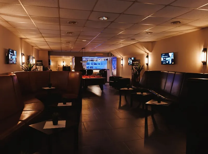 Bar lighting in the ApexLounge