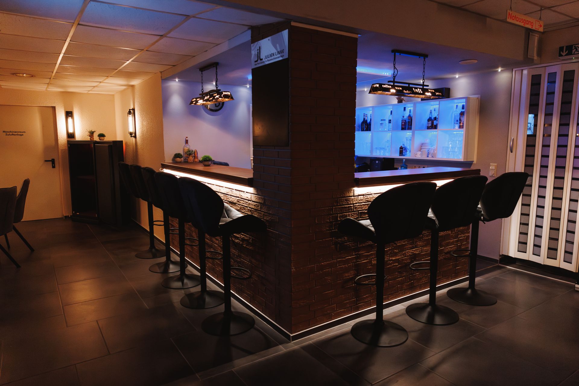 Premium Bar Interieur The ApexLounge Zerbst